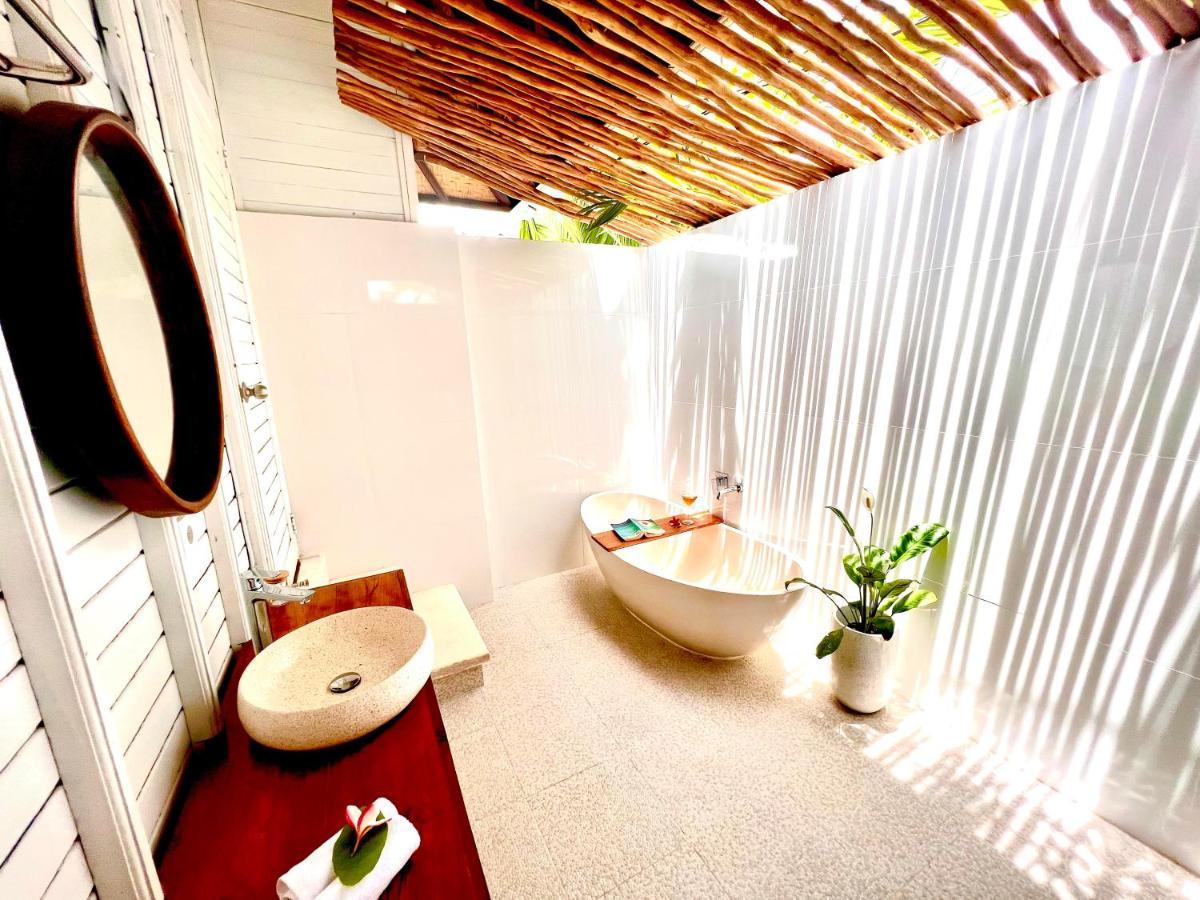 Mista Ceningan'S Beach Bungalows Previously The Kubu 221 นูซาเลมโบงัน ภายนอก รูปภาพ