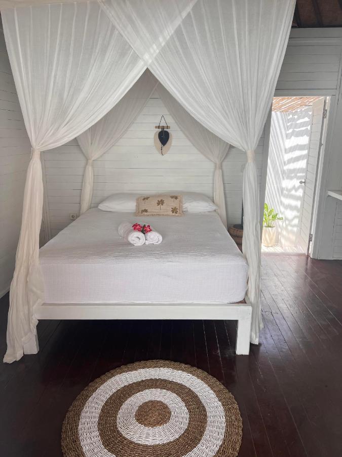 Mista Ceningan'S Beach Bungalows Previously The Kubu 221 นูซาเลมโบงัน ภายนอก รูปภาพ
